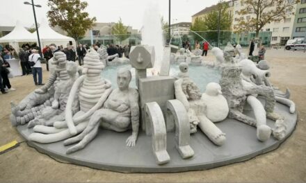 Wonderful statues were inaugurated in Vienna. Yeah, no… (video) 