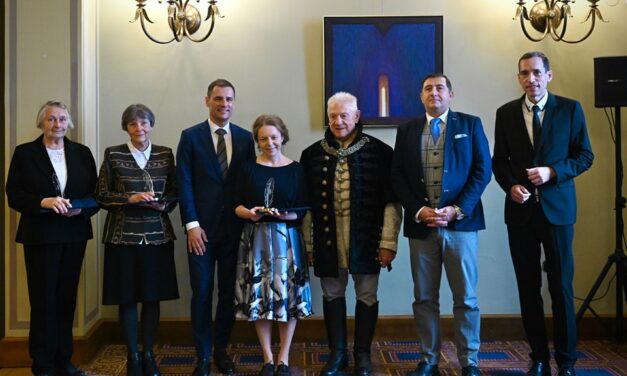 The Hungarian Linguist Awards were presented - &quot;Hungarian words have never been written down by so many people as recently&quot;