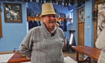 He is the strange Dutchman who brought the Csipkeszeg Dance House and Museum to life (video)