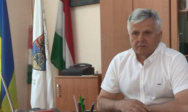 The truth has prevailed, István Schink is the principal of the Munkac secondary school again!