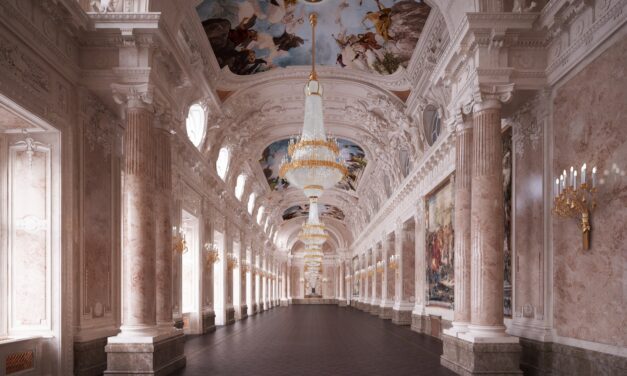 Its splendor rivaled that of the Palace of Versailles, the Buffet gallery is reborn in Budavári Palace