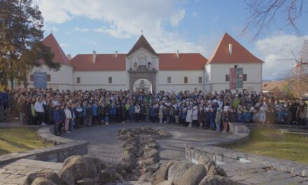 Five hundred children from Csikszereda in one song (video)