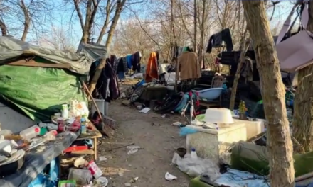 Karácsony sieht schweigend zu, wie Budapest zu einer Oase der Obdachlosen wird