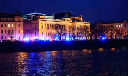 Ámokfutó lövöldözött a prágai egyetemen, sokan életüket vesztették (VIDEÓVAL)