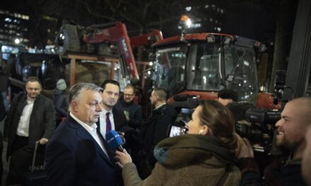 Orbán Viktor: A gazdák nem véletlenül dühösek, pedig a gazdaember hátán fát lehet vágni