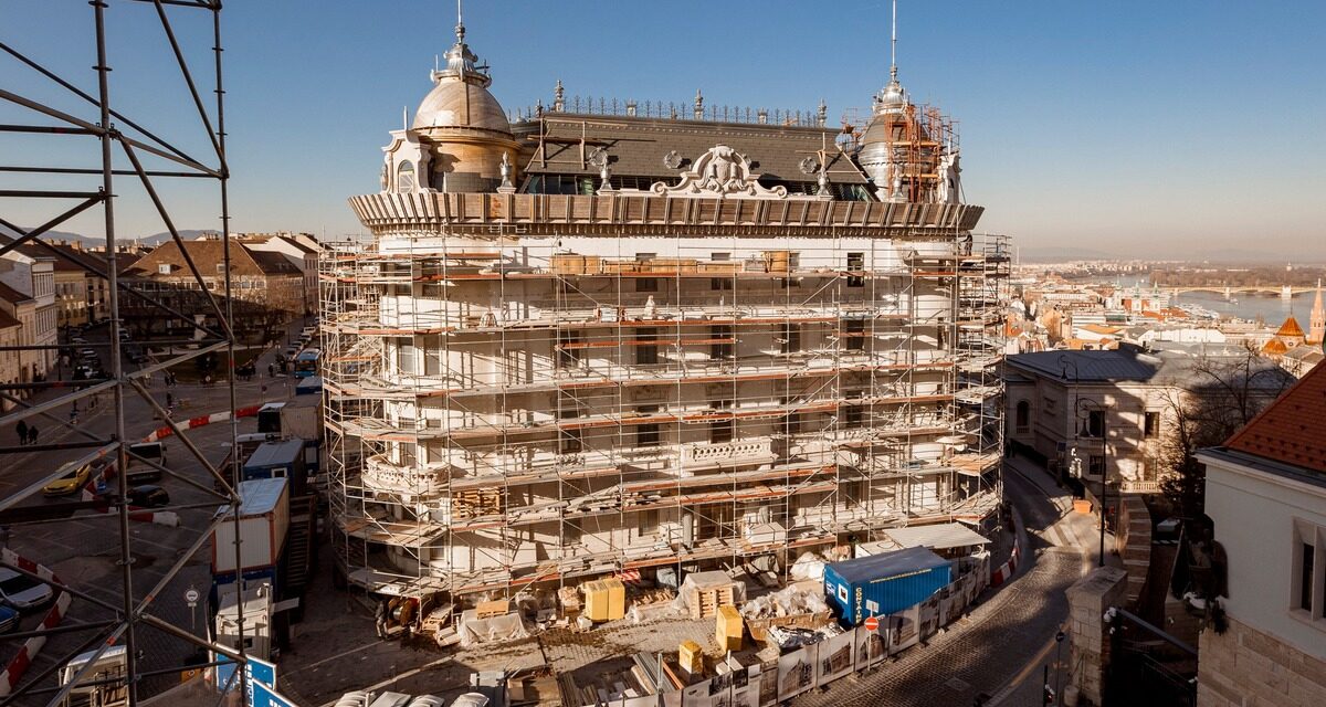 Kolejny wspaniały pałac zostanie w tym roku odnowiony na terenie Zamku Królewskiego w Budzie