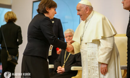 &quot;And you pray for me?&quot; – A moving meeting with Pope Francis in Hungary 