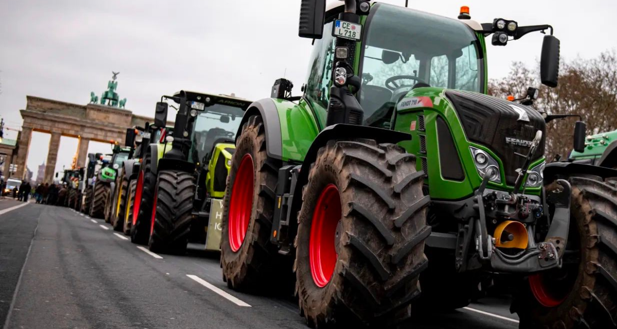 The roar of a tractor can tear apart the German governing coalition (WITH VIDEO)