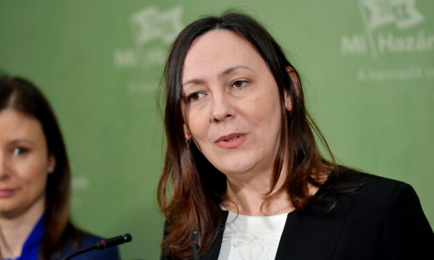 W ten sposób Zsuzsanna Borvendég, historyczka Węgierskiego Instytutu Badawczego, została liderem listy Mi Hazánk w PE