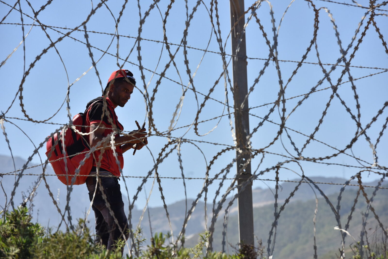 llegális-bevándorlás-migráció-migráns-határkerítés -