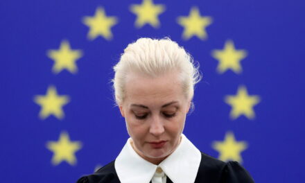 Brawa w PE: „Zło upada i nadchodzi wspaniała przyszłość” – powiedziała wdowa po Nawalnym