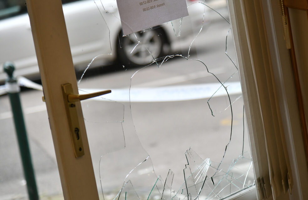 The hate politics of the left has come to an end, the Fidesz office in Józsefváros was attacked