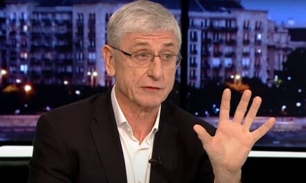 Ifj. Tóth György: Nyuszika az ATV-ben manikűrözik