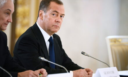 Medvedev: Il rumeno non è una nazione, ma uno stile di vita