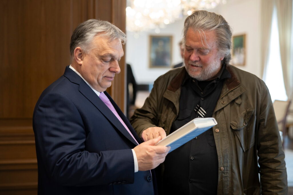 Orbán-Viktor i Steve-Bannon