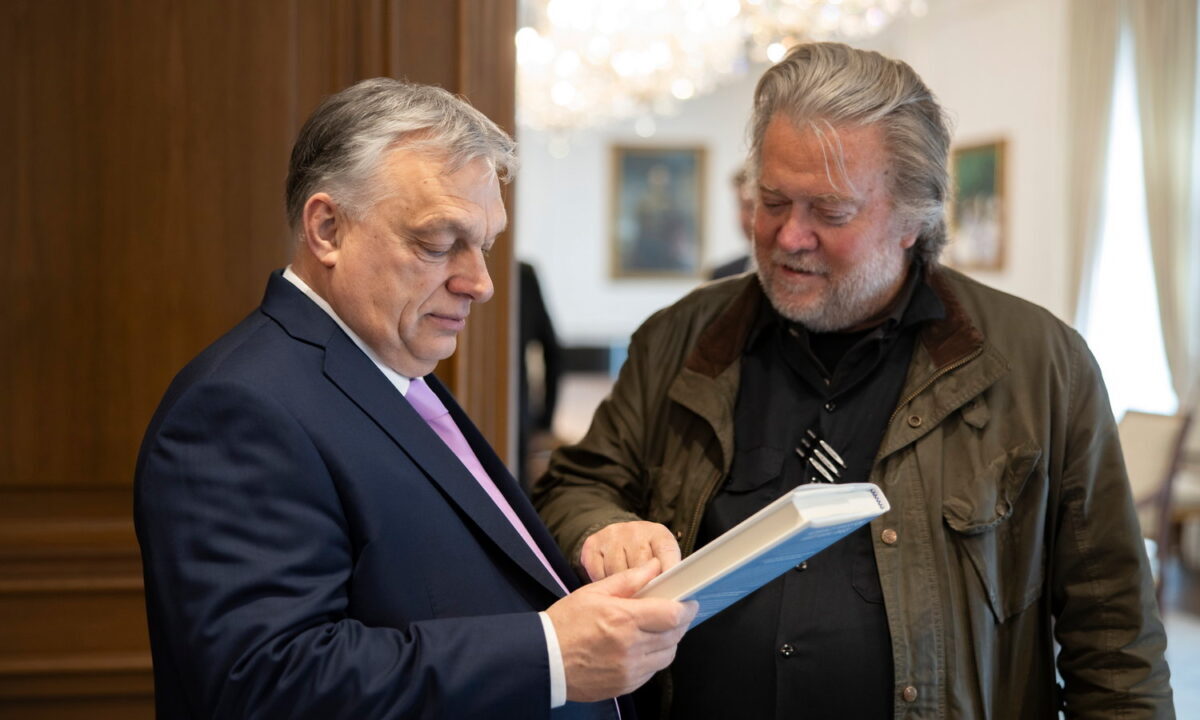 Orbán-Viktor-es-Steve-Bannon