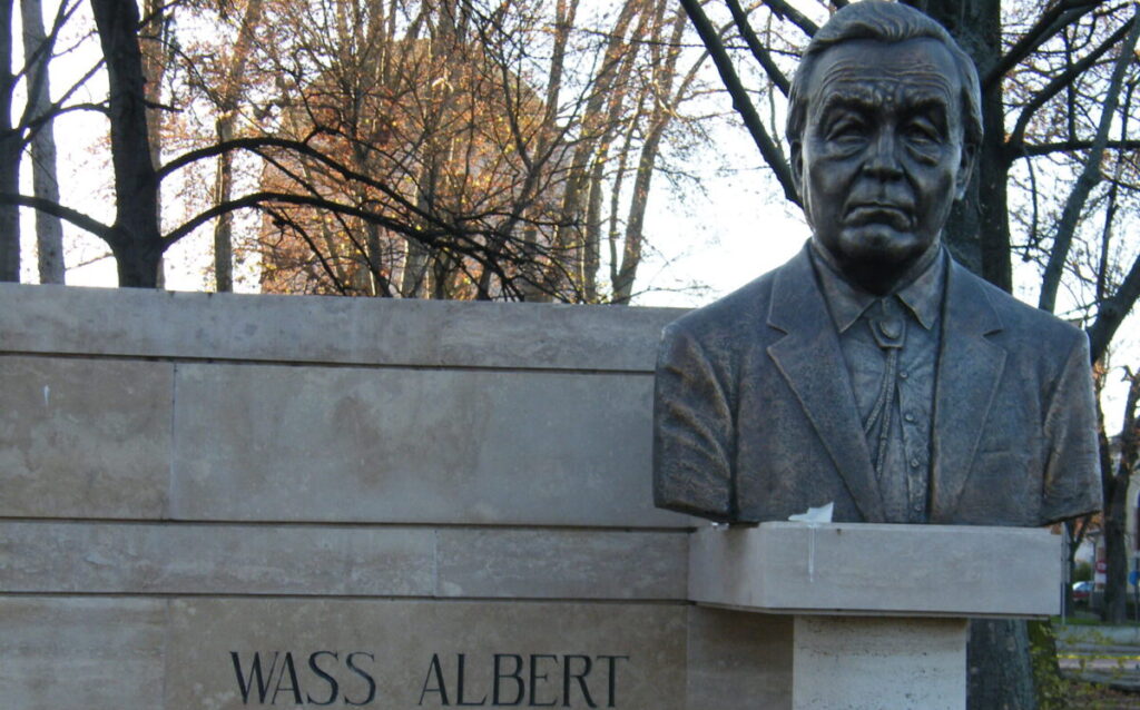 Wass-Albert-szobor