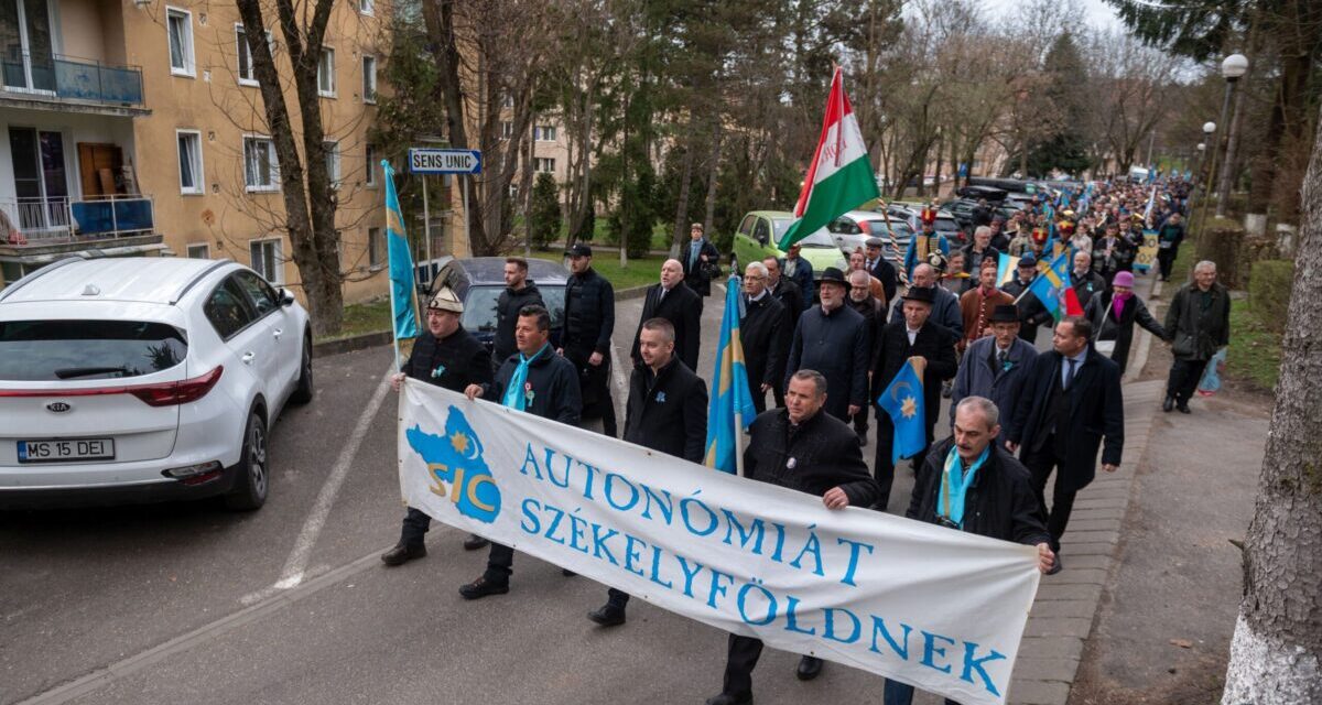 I sostenitori dell&#39;autonomia non sono estremisti o separatisti, né Budapest è revisionista