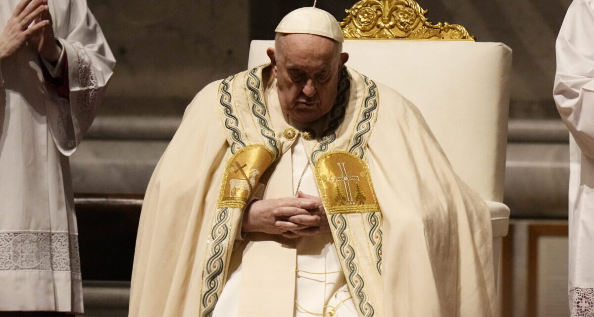 O pokoju zerwanym przez okrucieństwo wojny papież Franciszek mówił podczas Wigilii Paschalnej