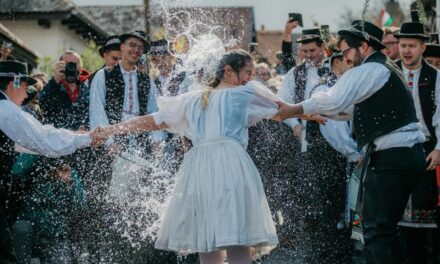Auch beim längeren Osterfest in Hollókő wird es einen freien Tag geben