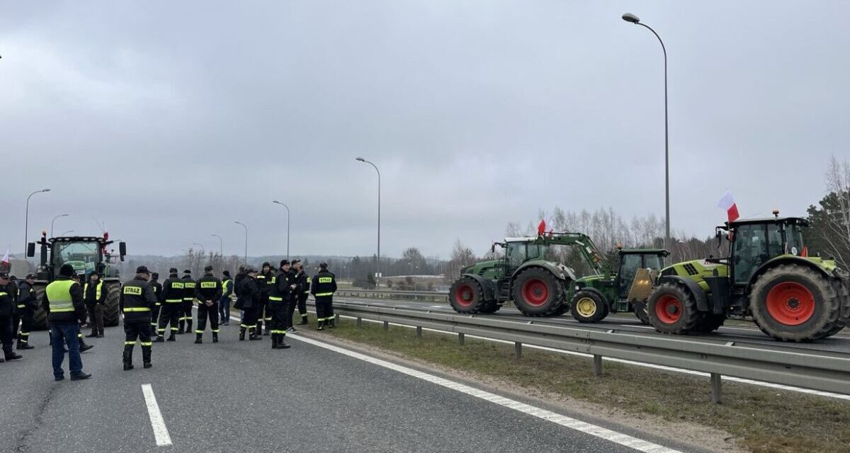 Tempers ran wild at the Polish farmers&#39; demonstration, a demonstrator was also hospitalized (VIDEO)