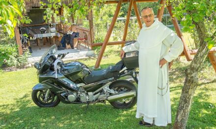 The Paulists from Transylvania arrived in Rome by motorbike for the Hungarian National Pilgrimage