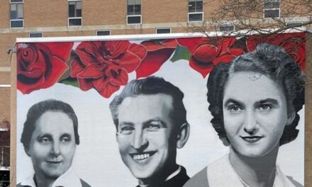 An die Wand eines amerikanischen Krankenhauses wurden Porträts ungarischer Helden gemalt