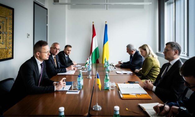 Péter Szijjártó sieht Fortschritte in den ukrainisch-ungarischen Beziehungen