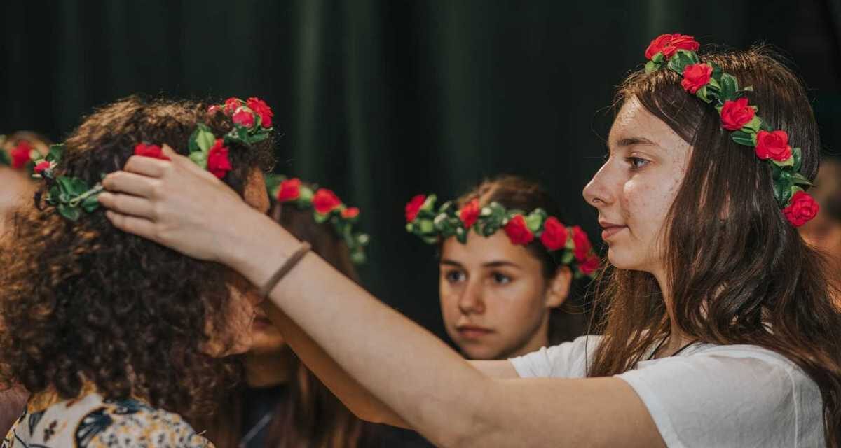 Uplifting cultural program for pilgrims from Csíksomlyo