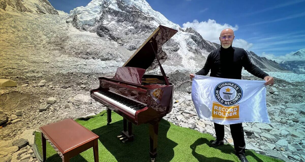 Újabb Guinness-rekordokra készül a nagyváradi zongoraművész – VIDEÓVAL