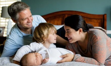 L&#39;uomo fa della donna una madre, e la donna fa dell&#39;uomo un padre, né l&#39;uno senza l&#39;altro