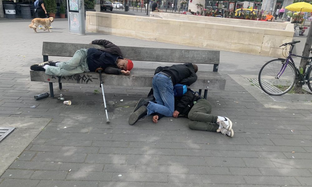 In Újbuda ist die Hölle los, Obdachlose halten die Bürger in Angst und Schrecken