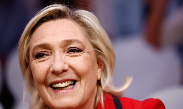 Nyerésre áll Marine le Pen pártja