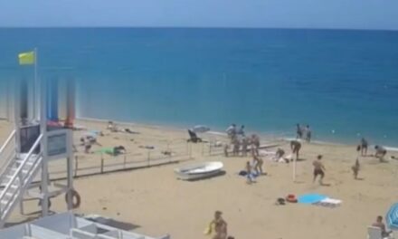 On video, the Ukrainians shoot up the Sevastopol beach full of tourists