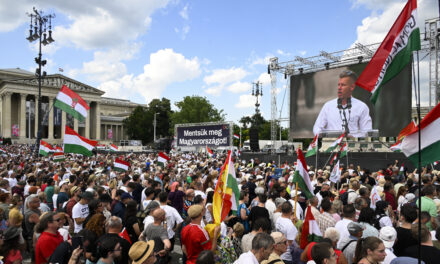 Jeśli Cisa płynie, dlaczego na demonstracji Pétera Magyara było tak mało osób?