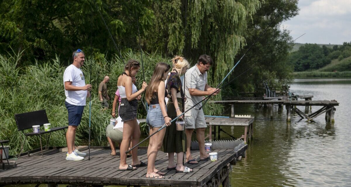 La Fondazione Regőczi aiuta con opportunità di vacanze e contributi per l&#39;inizio della scuola 