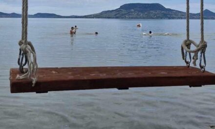 Ellopták a Balaton első panorámás hintáját