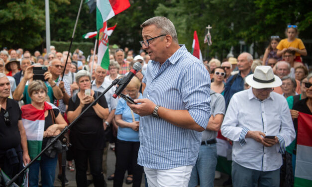 Wenn Sie nicht schön und einzigartig sind und nicht das Gleiche tun, sind Sie ganz rechts