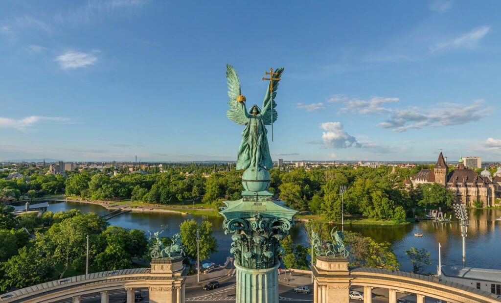 gábriel arkangyal hősök tere