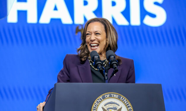 Die Demokraten geraten in Panik wegen Musks neuem Video, in dem er sich als Kamala Harris ausgibt