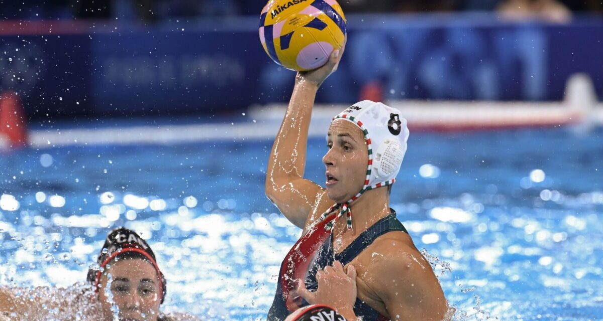 Die ungarischen Wasserball-Mädchen gewannen gegen Kanada