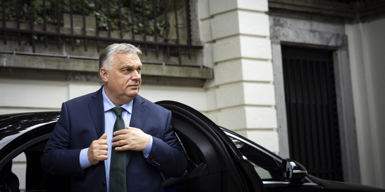 Orbán Viktor munka közben – A kívülálló szemével