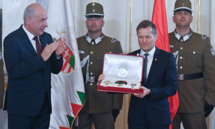 Ferenc Krausz objął Order św. Stefana Węgierskiego