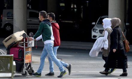 Elképesztő trükkel térnek haza nyaralni az afgán migránsok