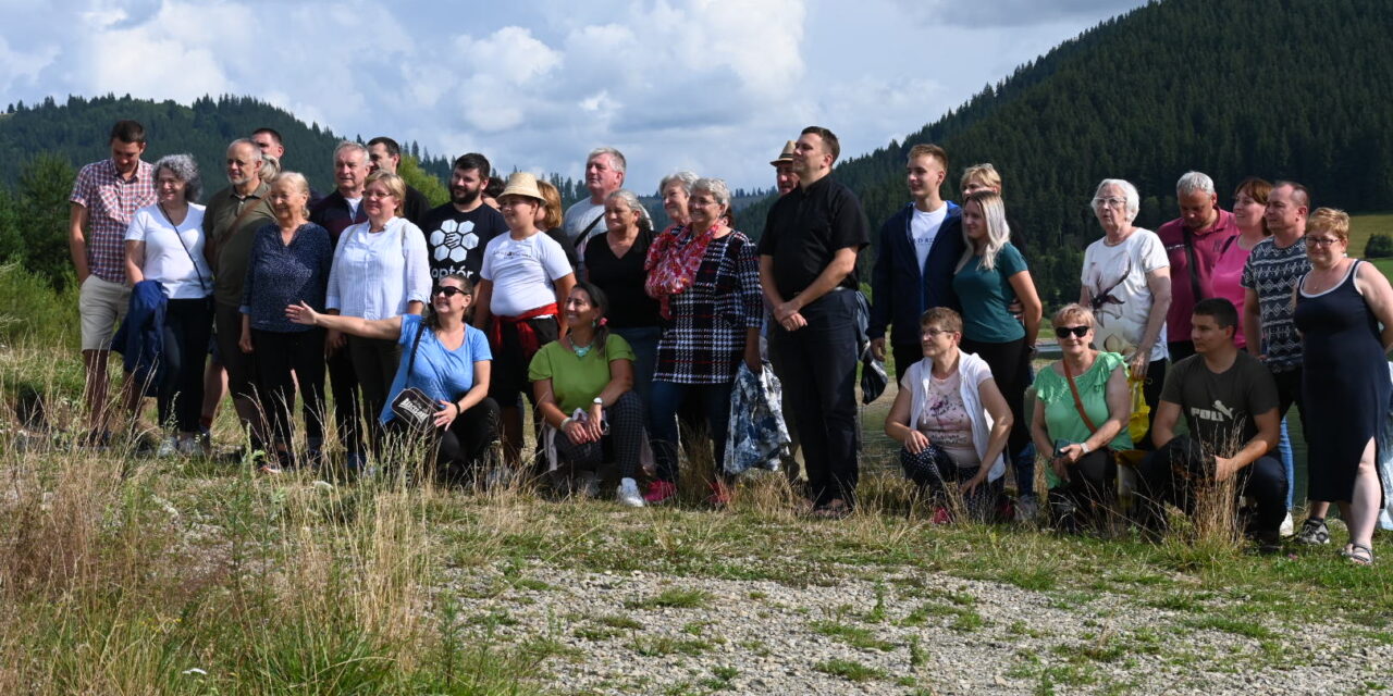 Siebenbürgische Tour und Pilgerfahrt ungarischer Gläubiger aus dem Hochland