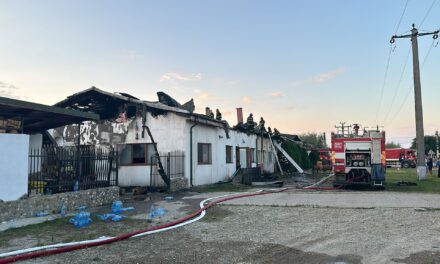 Only the walls remained from the burnt down Hungarian house in Trunkon, Csangóföld