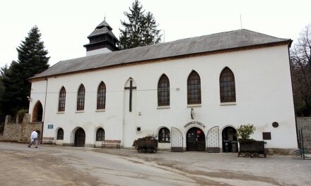 Íme, az ország egyetlen templomépületben működő kocsmája