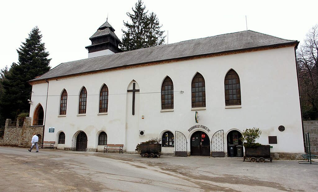 Hier ist die einzige Kneipe des Landes, die in einem Kirchengebäude betrieben wird