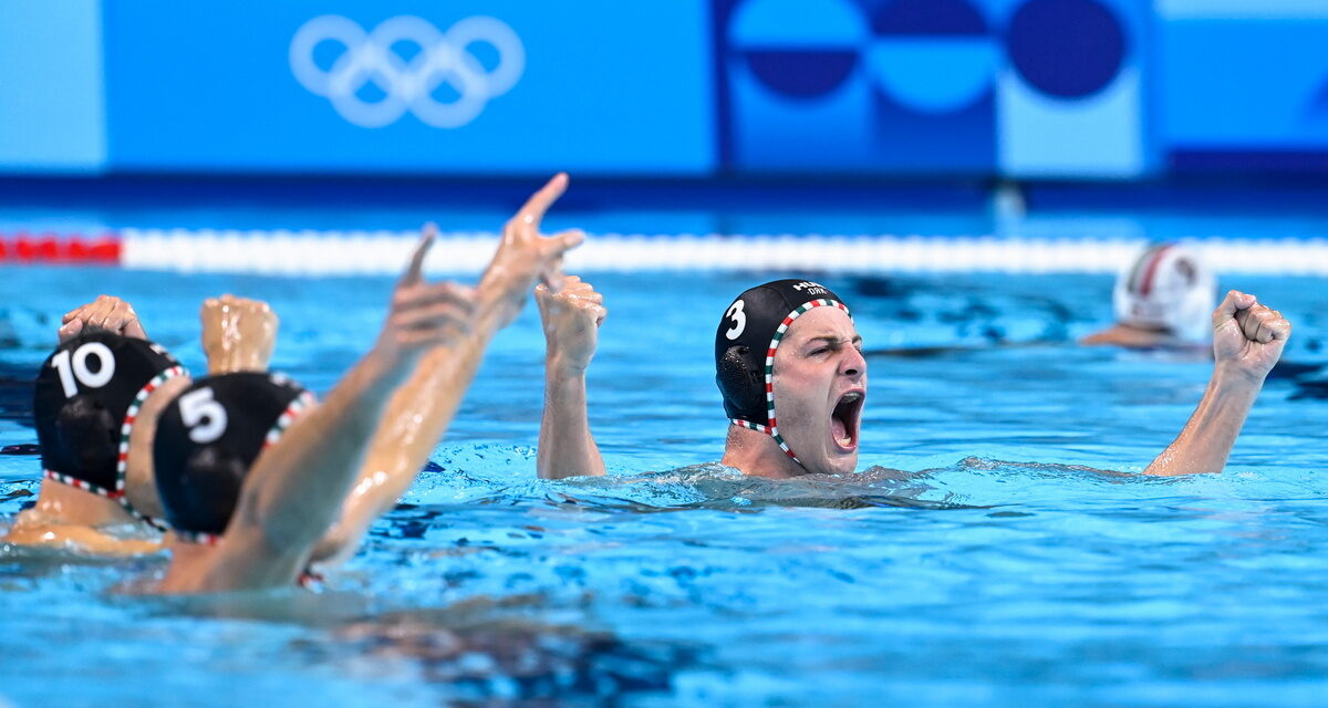 Dopo una drammatica battaglia, la squadra di pallanuoto maschile è in semifinale