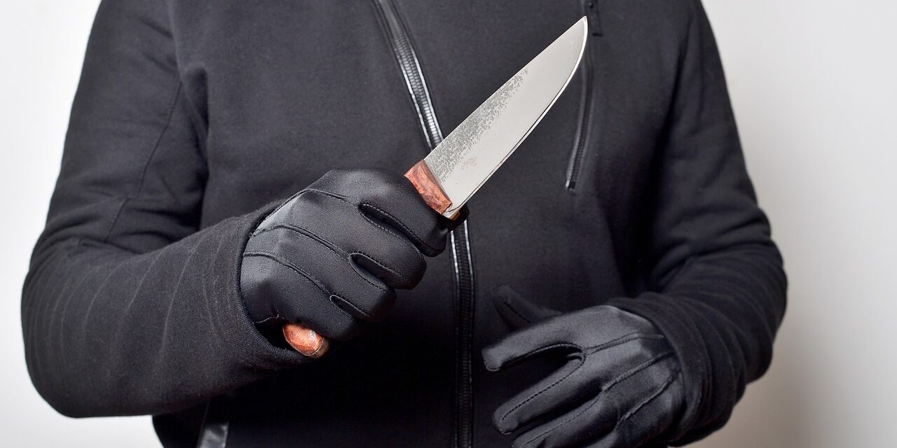 Brilliant: The German Minister of the Interior would prevent knife attacks by reducing the size of blades